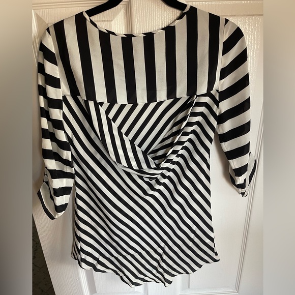 BCBG striped blouse with open back - Picture 2 of 4